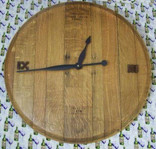 wine-barrel-Clock